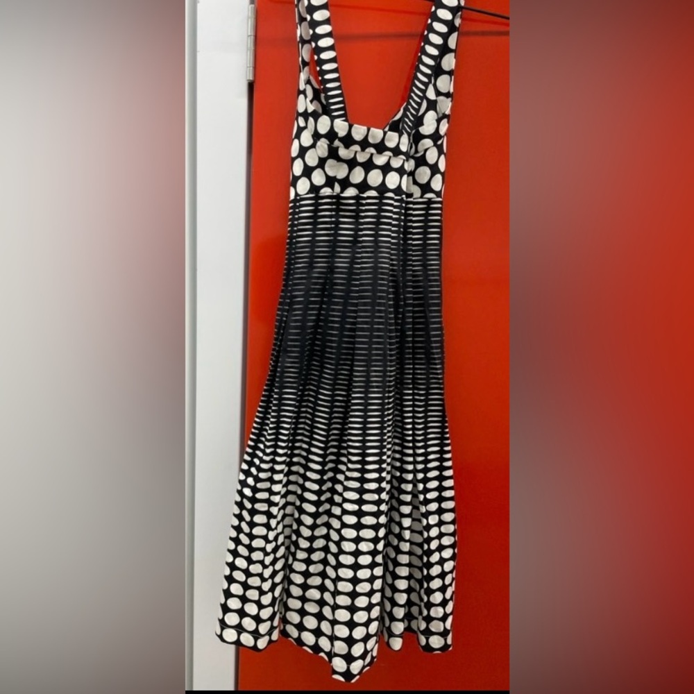 Dana Buchman Women’s Black and White Sleeveless Dress Size 6